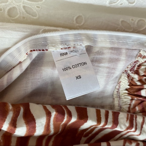 Love the Label Smocked Puff-Sleeve Blouse Animal Print Size XS NWT - Picture 4 of 8